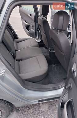 Универсал Opel Astra 2011 в 