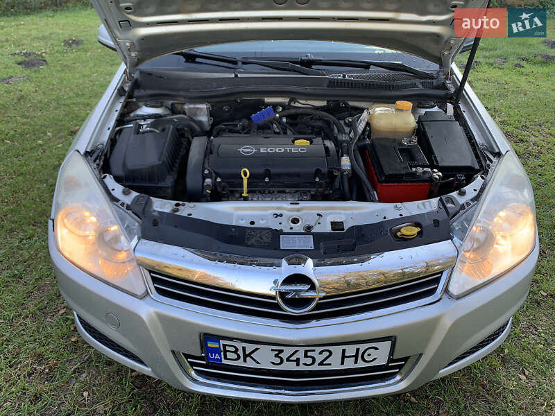 Универсал Opel Astra 2009 в Кременце
