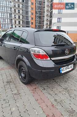 Хэтчбек Opel Astra 2012 в 