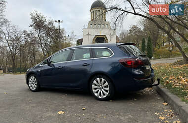 Универсал Opel Astra 2011 в Киеве