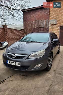 Opel Astra 2011