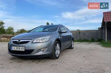 Универсал Opel Astra 2011 в Лысянке