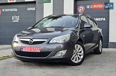 Универсал Opel Astra 2012 в Львове