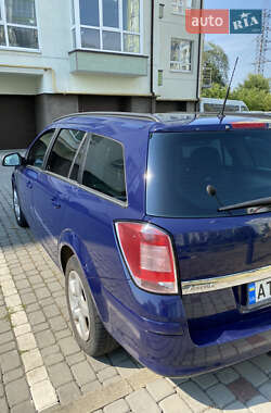 Универсал Opel Astra 2010 в 