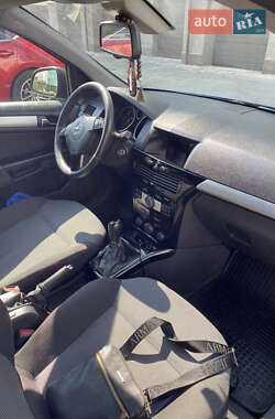Универсал Opel Astra 2010 в 