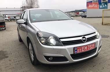 Хетчбек Opel Astra 2004 в Чернівцях