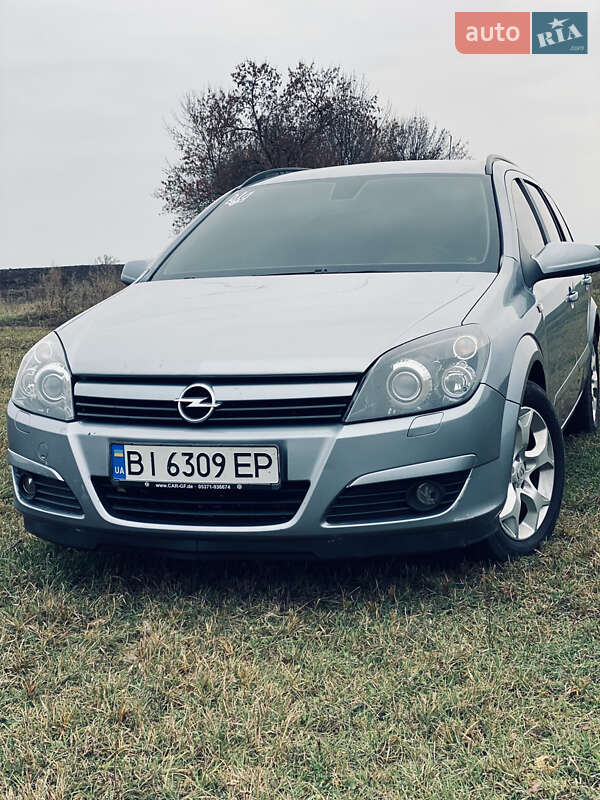 Універсал Opel Astra 2005 в Гребінці