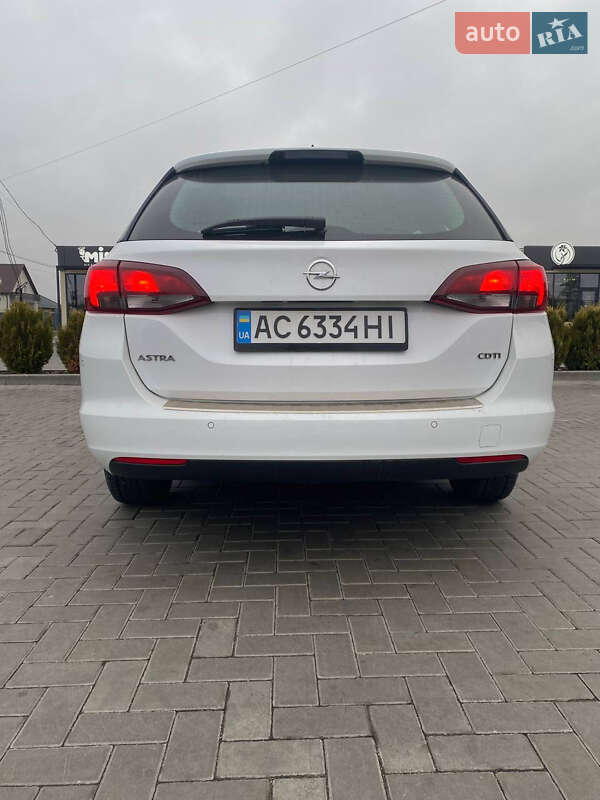 Универсал Opel Astra 2016 в Луцке