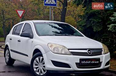 Хэтчбек Opel Astra 2008 в Николаеве