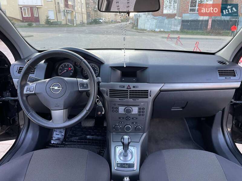 Седан Opel Astra 2005 в Самборе фото 3 Седан Opel Astra 2005 в Самборе