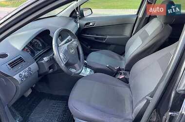 Седан Opel Astra 2005 в Самборе