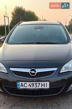 Универсал Opel Astra 2011 в Львове