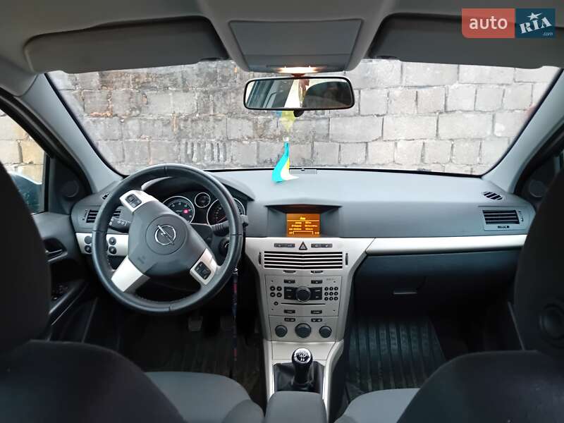 Седан Opel Astra 2008 в Дружковке