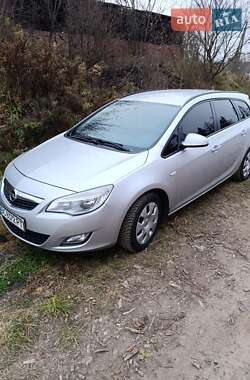 Opel Astra 2011
