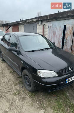 Седан Opel Astra 2006 в Вараші