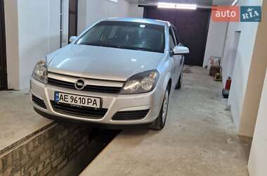 Хэтчбек Opel Astra 2005 в Новомосковске