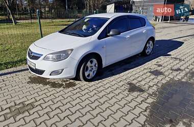 Opel Astra 2011