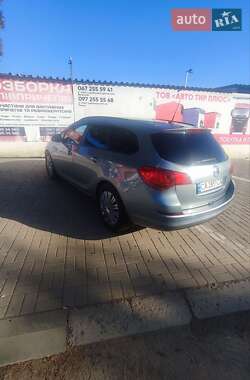 Універсал Opel Astra 2010 в Черкасах