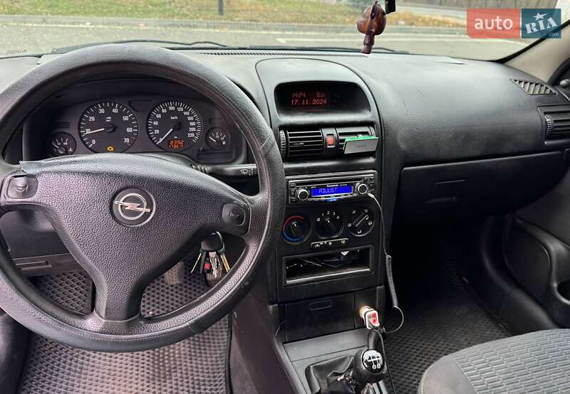 Хэтчбек Opel Astra 2002 в Краматорске