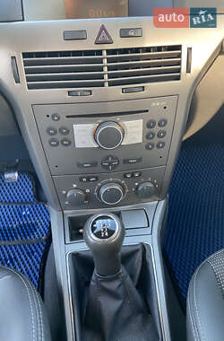 Универсал Opel Astra 2006 в 