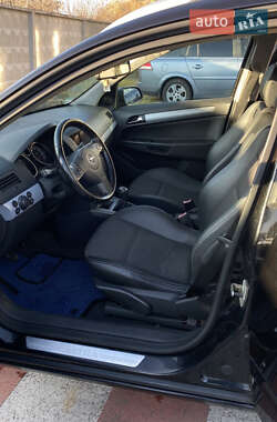 Универсал Opel Astra 2006 в 