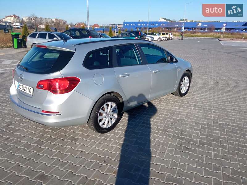Універсал Opel Astra 2015 в Стрию