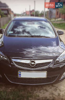 Opel Astra 2012