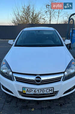 Opel Astra 2012