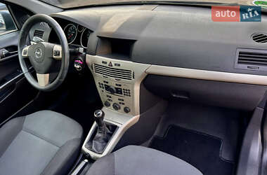 Универсал Opel Astra 2008 в Ровно