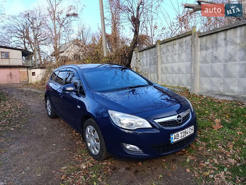 Opel Astra 2011