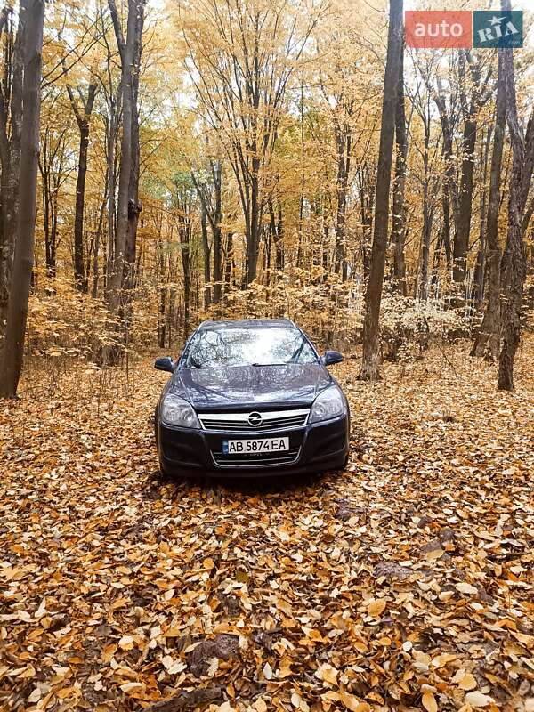 Универсал Opel Astra 2011 в Виннице