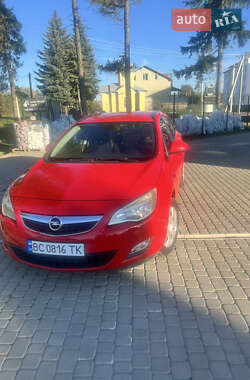 Универсал Opel Astra 2011 в Самборе