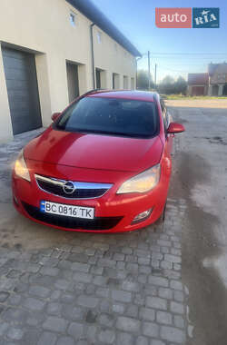 Универсал Opel Astra 2011 в Самборе