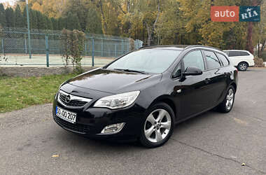 Универсал Opel Astra 2011 в Умани