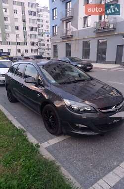 Универсал Opel Astra 2014 в Ивано-Франковске