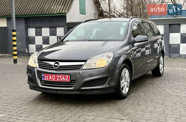 Универсал Opel Astra 2008 в Староконстантинове