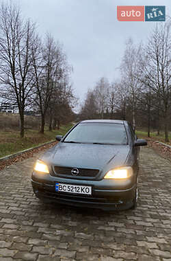 Седан Opel Astra 2004 в Мостиській