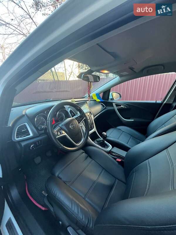 Opel Astra 2011