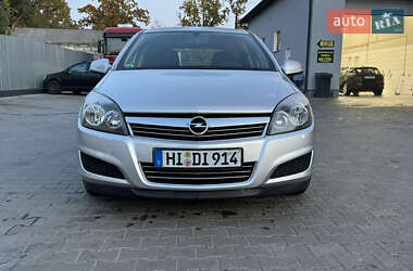 Универсал Opel Astra 2010 в Луцке