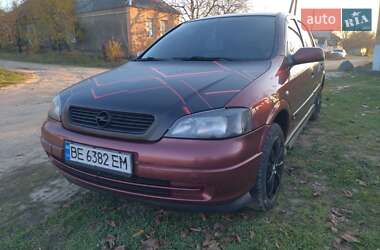 Хэтчбек Opel Astra 2000 в Новой Одессе