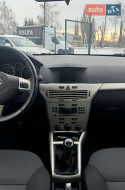 Универсал Opel Astra 2007 в Лубнах