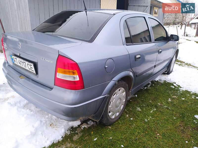 Седан Opel Astra 2008 в Надворной