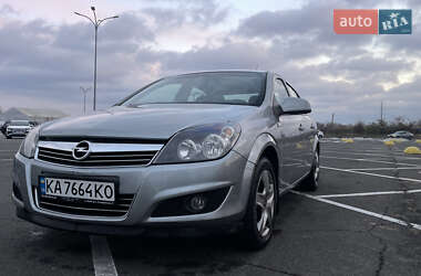 Opel Astra 2012