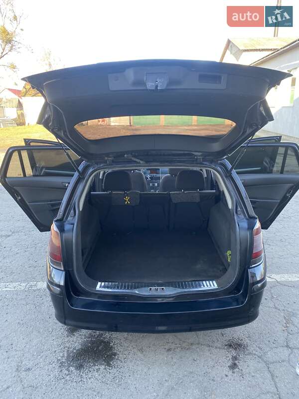 Універсал Opel Astra 2006 в Рокитному
