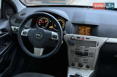 Універсал Opel Astra 2007 в Луцьку