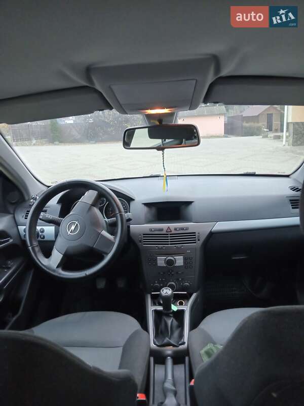 Универсал Opel Astra 2005 в Дунаевцах