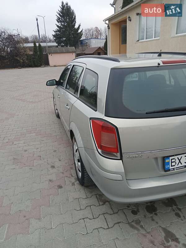 Универсал Opel Astra 2005 в Дунаевцах