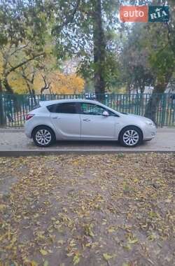 Хетчбек Opel Astra 2010 в 