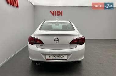 Седан Opel Astra 2017 в Киеве