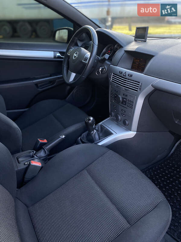 Хэтчбек Opel Astra 2008 в Львове